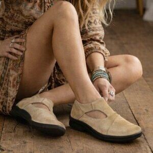 Birkenstock Sedona Footprints Sand Beige Suede Regular Width Slip-on Size 41